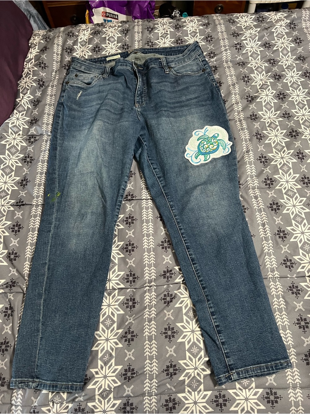 Kut from the Kloth Blue Straight-Leg Jeans with Turtle Patch